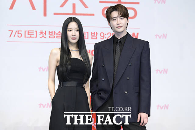 배우 문가영(왼쪽)과 이종석이 tvN 새 토일드라마 서초동으로 호흡을 맞춘다. /장윤석 기자