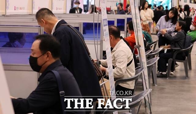 서울시에 따르면 지난달 29일 기준 서울시니어일자리지원센터에 등록한 회원은 총 1만3485명으로 집계됐다. /뉴시스