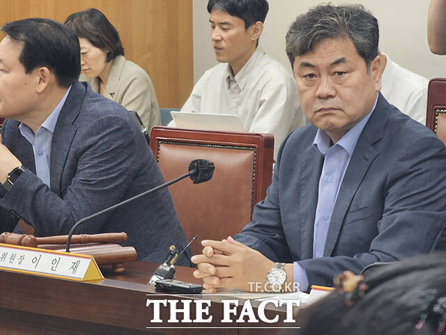 최저임금위원회는 1일 정부세종청사에서 제8차 전원회의를 열고 내년 최저임금 심의를 진행하고 있다./세종=박은평 기자