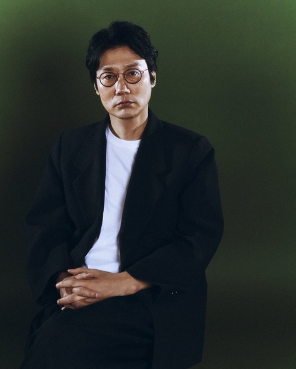 넷플릭스 시리즈 오징어 게임을 연출한 황동혁 감독이 시즌 2, 3가 공개된 후 나온 혹평에 대한 소신을 밝혔다. /넷플릭스