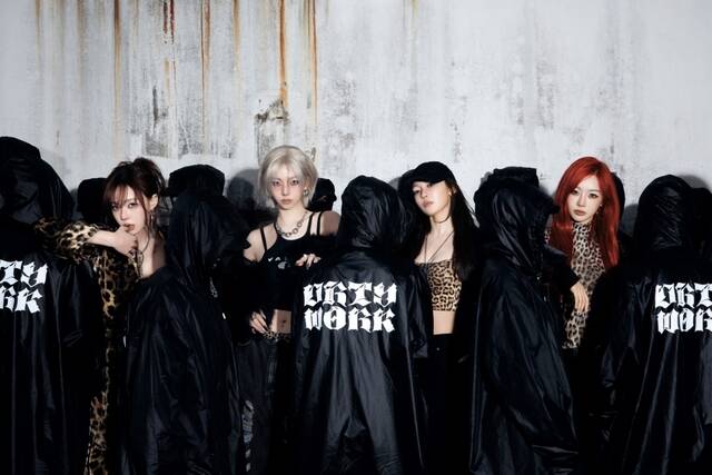 Dirty Work는 쇠 맛의 확장판이자 또 다른 가능성을 보여주는 결과물이다. 한마디로 요란하지 않아도 꽉 찬 품격 있는 쇠 맛이다. /SM엔터