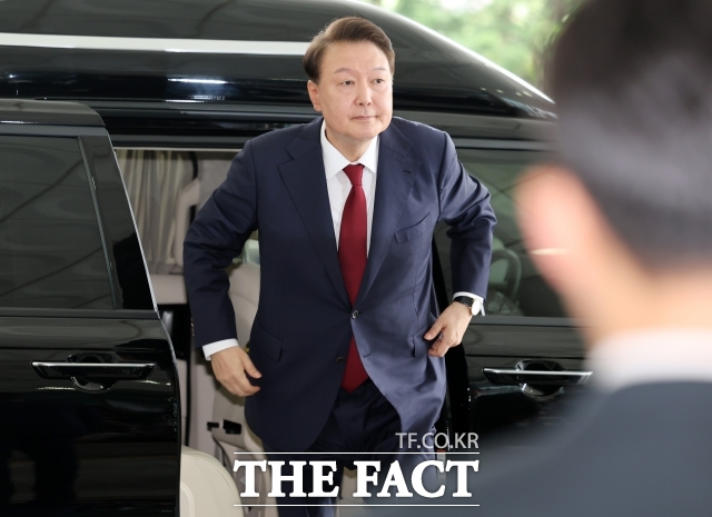 12·3 비상계엄 관련 내란·외환 사건을 수사 중인 내란특검이 2일 김정환 전 대통령실 수행실장과 한덕수 전 국무총리 등 윤석열 전 대통령의 최측근들을 불러 조사 중이다. /임영무 기자