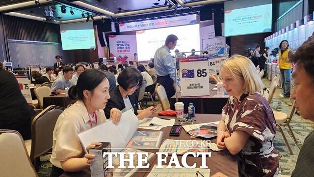 1~2일 천안 소노벨에서 열린 2025 충남도 해외사무소 바이어 초청 수출 상담회가 열린 가운데 6570만 달러의 수출협약 성과를 올렸다. /충남도