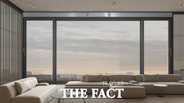 금호석유화학 완성창 브랜드 휴그린은 AI 스마트센서가 실내 공기를 분석해 자동으로 환기하는 자동환기창 Pro 시스템을 선보인다. 금호석유화학 휴그린 ‘자동환기창 Pro’ 이미지. /금호석유화학