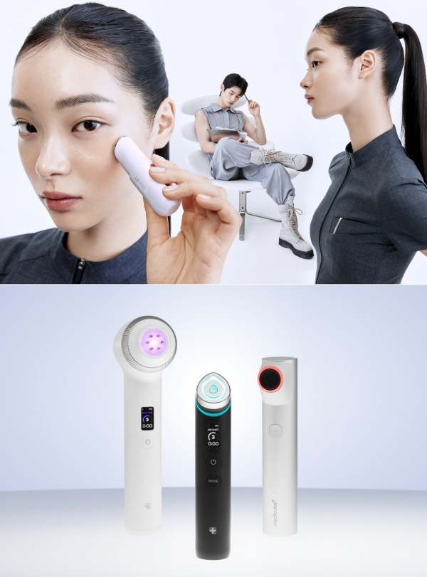 국내 뷰티 대기업인 LG생활건강이 뷰티 디바이스 시장에 본격 진출하면서 업계가 시장 판도 변화에 주목하고 있다. LG생활건강이 출시한 LG 프라엘 수퍼폼 갈바닉 부스터(위)와 에이피알의 뷰티 디바이스(아래). /각사