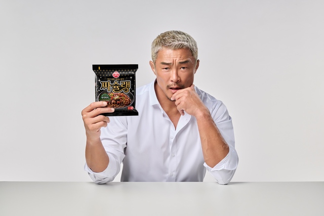 오뚜기가 짜슐랭을 리뉴얼해 출시했다. /오뚜기