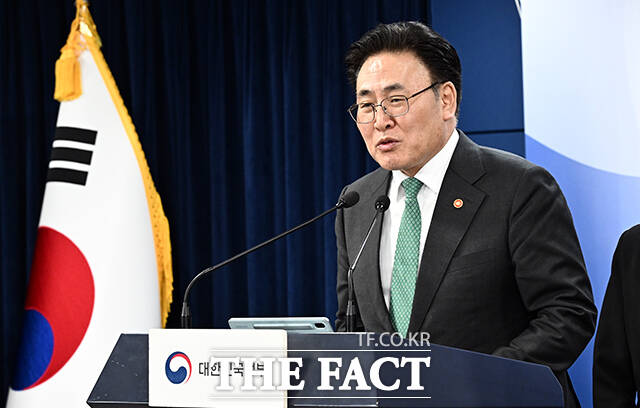 유상임 과학기술정보통신부 장관이 11일 오후 서울 종로구 정부서울청사에서 과기정통부 핵심과제 추진성과 및 향후계획을 발표하고 있다. /임영무 기자