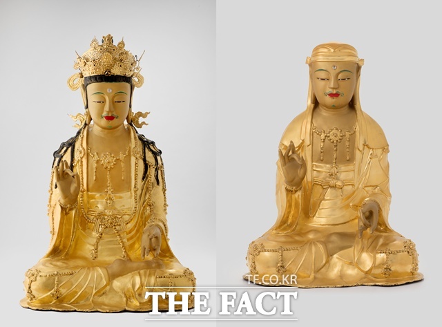 국가 보물로 지정 예고된 합천 해인사 금동관음보살좌(왼쪽)·금동지장보살좌상(오른쪽). /경남도