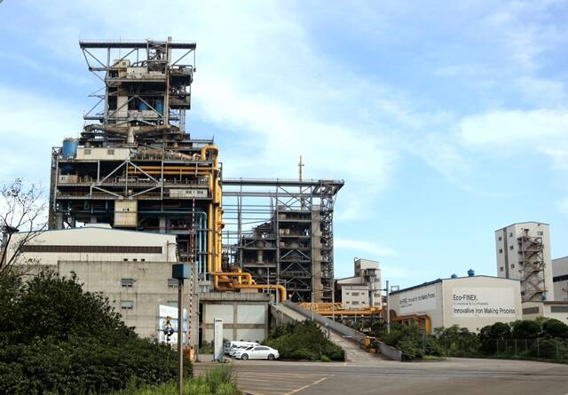 경북 포항시 포스코 포항제철소 내 파이넥스3공장. 궁극적으로 탄소배출을 0으로 만드는 하이렉스 공법의 전 단계 기술을 활용해 철강재를 생산한다. /포스코그룹