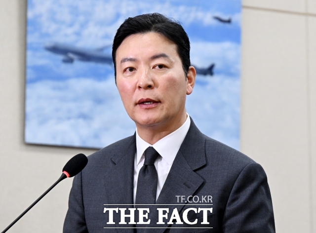 조은석 특별검사가 이끄는 내란특검팀이 3일 오전 김성훈 전 대통령 경호처 차장을 소환해 조사 중이다. /배정한 기자