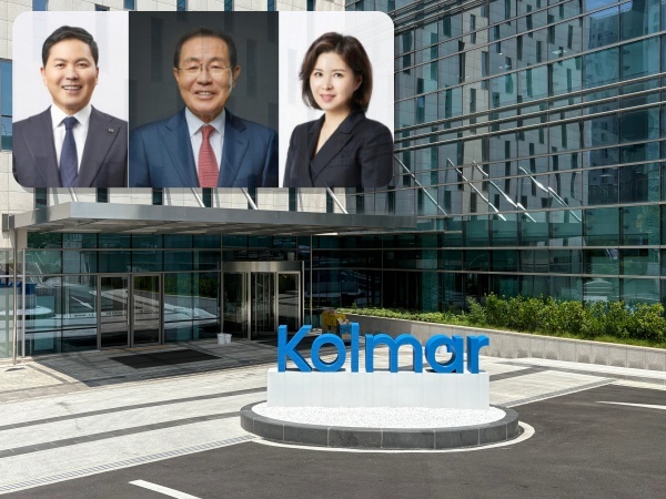 윤동한 콜마그룹 회장과 아들 윤상현 콜마홀딩스 부회장이 본격적인 법정 싸움에 돌입했다. 사진은 왼쪽부터 윤상현 부회장, 윤동한 회장, 윤여원 콜마비앤에이치 대표. /더팩트 DB