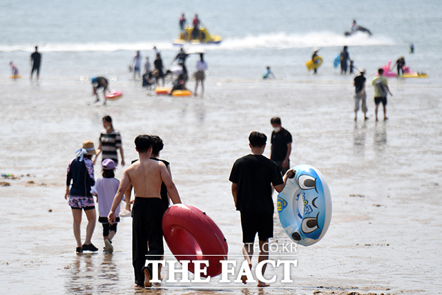 기상청은 3일 정례 브리핑을 통해 북태평양 고기압이 정체전선을 밀어내면서 제주도는 지난달 26일, 남부지방은 이달 1일 장마가 종료됐다고 발표했다. /남용희 기자