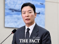  '윤 호위무사' 김성훈 내란특검 출석…묵묵부답