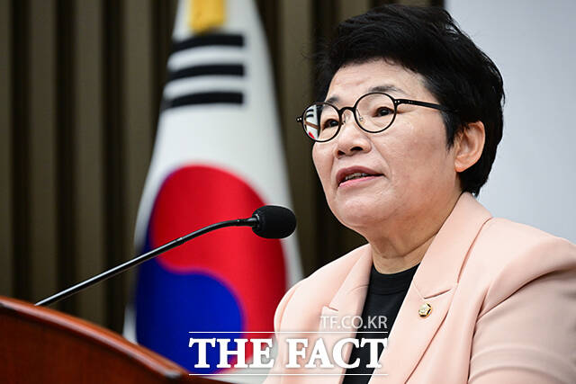 국회 기획재정위원회 위원장으로 추대된 임이자 국민의힘 의원이 4일 오전 서울 여의도 국회에서 열린 국민의힘 의원총회에서 소감을 말하고 있다. /국회=남윤호 기자