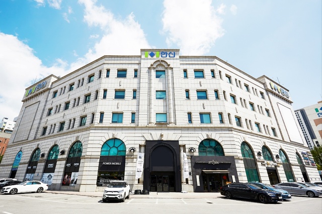 한신공영이 2025년 건설사업자 간 상호협력평가에서 4년 연속 최우수 등급을 획득했다. /한신공영