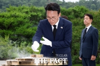  현충원 참배하는 김민석 국무총리 [포토]