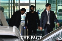  경호원에게 인사 받으며 법원 나서는 양현석 [TF사진관]