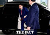  내란특검 출석하는 윤석열 전 대통령 [포토]