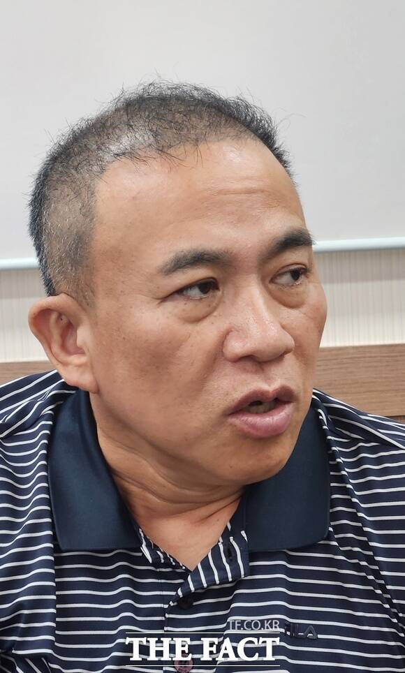 명 씨는 특검은 제 입에 의존을 많이 할 것이라며 김건희가 (저) 하나만 있겠어요? 왜 저한테만 물어보는지라는 의미심장한 말을 남겼다. /이철영 기자