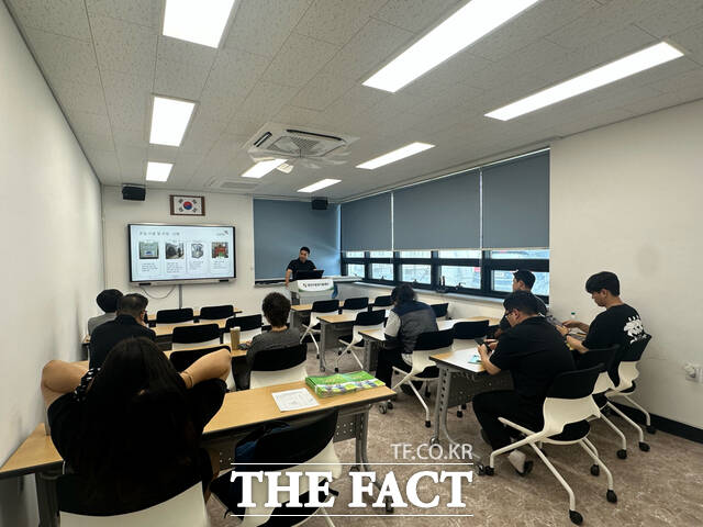 당진시농업기술센터는 스마트농업 확산과 전문 인력 양성을 위해 스마트팜 전문교육을 실시하고 있다. /당진시