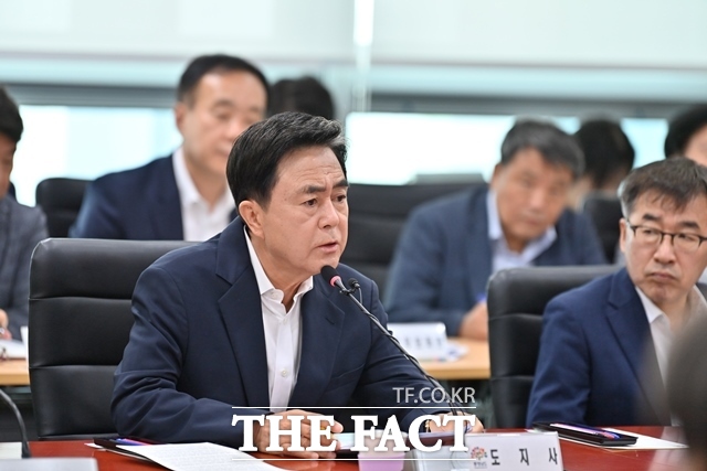 김태흠 충남도지사가 7일 도청 중회의실에서 열린 제78차 실국원장 회의에서 모두 발언을 하고 있고 있다. /충남도