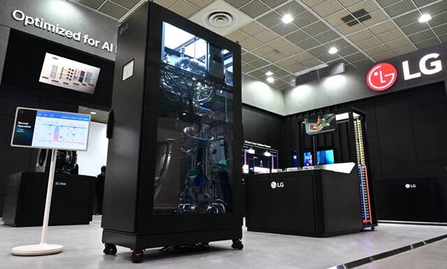 LG전자는 AI 데이터센터 냉각 솔루션인 냉각수 분배 장치 CDU(Coolant Distribution Unit)(사진)를 주력으로 앞세운다. /LG전자