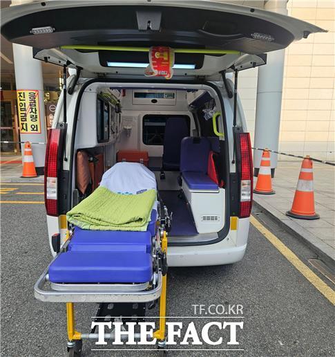 와상장애인이 진료 목적으로 병원 이동을 지원하는 구급차. /인천시