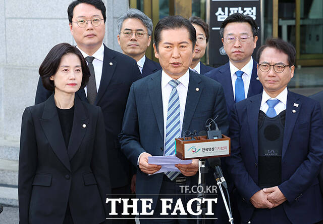 6일 광주 김대중컨벤션센터에서 북콘서트를 연 정 의원은 5.18 광주 영령들이 아니었다면 아마 오늘의 우리가 없었을지 모른다라며 위대한 광주 정신 5.18 민주화 운동 정신에 빛나는 우리 호남 국민께 다시 한번 깊이 감사드린다고 밝혔다. /사진공동취재단