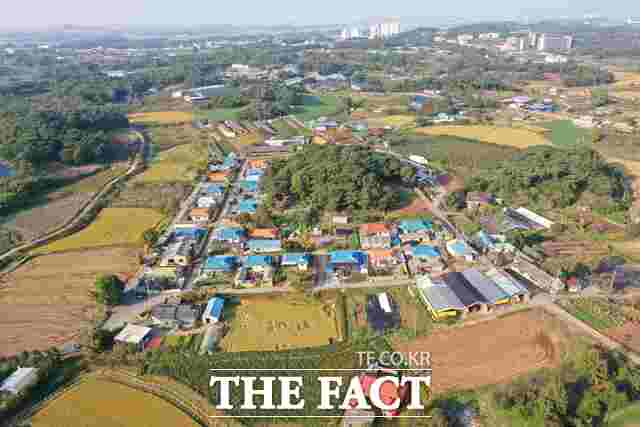 당진시 신평면 남산1리 마을 전경. /당진시