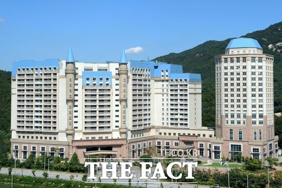 코로나로 인해 휴장에 들어간 뒤 5년 만에 재개장하는 경기 의정부시 소재 장암 아일랜드 캐슬 워터파크의 전경./의정부시