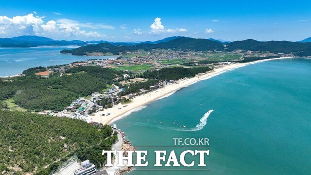 신지 명사십리 해수욕장 전경/완도군