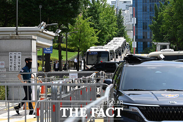 보안 강화된 중앙지법.