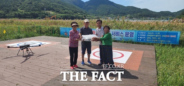 여수시가 드론을 활용한 섬 지역 물류 서비스를 운영하고 있다./여수시