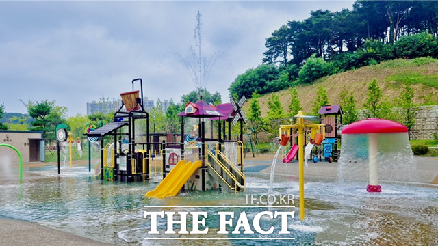 당진 수청동 푸른물근린공원 물놀이장 전경. /당진시