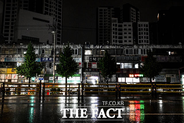 위험과 함께 생활하는 주민들에게 새 삶의 터전이 무사히 마련되길.