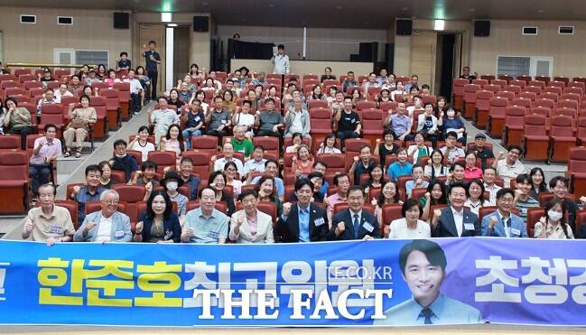 2025 우리동네 민주학교 한준호 의원 초청 특강 현장 기념촬영. /이건태 의원실