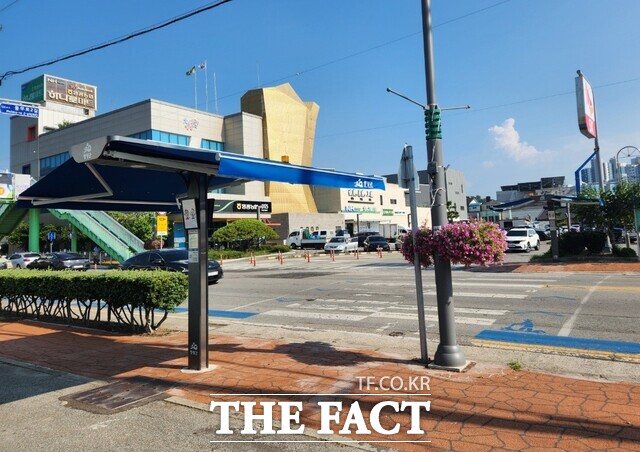 영광군이 스마트 그늘막을 설치해 운영하고 있다./영광군