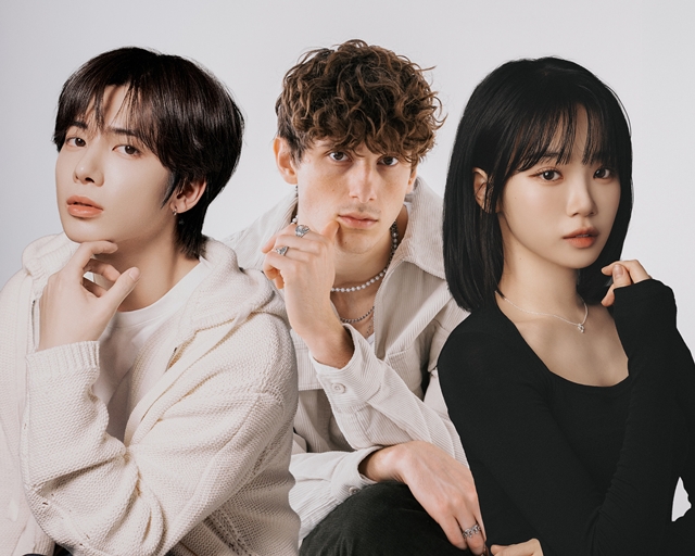 그툽 투모로우바이투게더 태현, 싱어송라이터 JVKE, 그룹 르세라핌 김채원(왼쪽부터)이 컬래버를 진행했다. /AWAL, 빅히트 뮤직, 쏘스뮤직