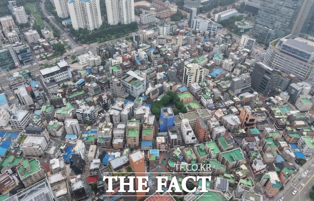 관리처분계획인가를 앞둔 정비사업장들은 발등에 불이 떨어졌다. 관리처분계획인가를 받으면 이주 및 철거가 이뤄진다. 하지만 이주비 대출이 안 되거나 6억원으로는 이주의 제한이 불가피하다. /박헌우 기자