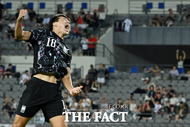 대한민국과 홍콩의 동아시아축구연맹(EAFF) E-1 챔피언십(동아시안컵) 경기가 11일 오후 경기 용인시 용인미르스타디움에서 열린 가운데 이호재가 득점 후 기뻐하고 있다. /용인미르스타디움=남용희 기자
