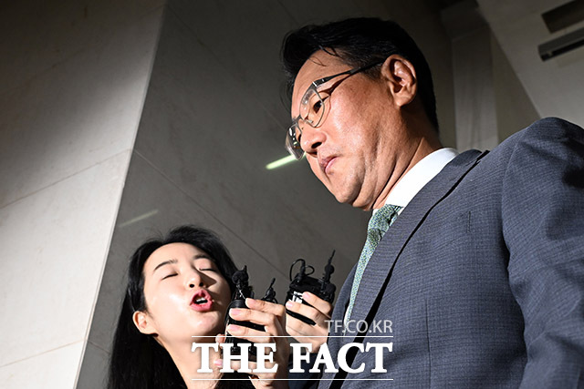 직권남용 권리행사 방해 혐의를 받는 김태효 전 국가안보실 1차장이 11일 오후 서울 서초구 순직해병특검 사무실로 출석하고 있다. /남용희 기자