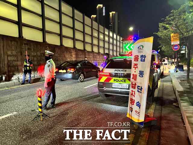 경찰청은 여름 휴가철을 맞아 오는 14일부터 8월24일까지 6주간 전국에서 음주운전 특별단속을 실시한다고 13일 밝혔다./더팩트DB