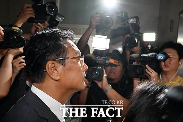 직권남용 권리행사 방해 혐의를 받는 김태효 전 국가안보실 1차장이 11일 오후 서울 서초구 순직해병특검 사무실로 조사를 받기 위해 이동하고 있다./남용희 기자