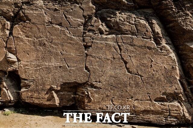 12일 프랑스 파리에서 개최되고 있는 제47차 세계유산위원회는 반구천의 암각화(Petroglyphs along the Bangucheon Stream)가 유네스코 세계유산에 등재하기로 결정했다. /국가유산청