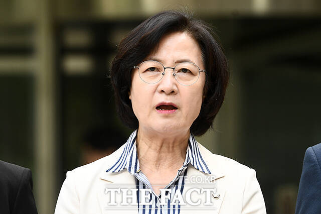 추미애 더불어민주당 의원이 김건희 특검 압수수색 영장을 번번이 기각시키고 있는 조희대 사법부에 내란 특검을 훼방 놓는 내란수호 사법인가라고 비판했다. /서예원 기자