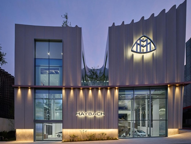 메르세데스-벤츠가 세계 최초의 단독 마이바흐 공간인 마이바흐 브랜드센터 서울을 14일 처음으로 공개했다. 마이바흐 브랜드센터 서울 외관. /메르세데스-벤츠코리아