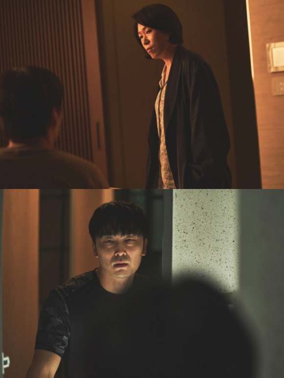 배우 염혜란과 서현우가 넷플릭스 새 영화 84제곱미터에서 자신들의 내공 가득한 연기를 보여주며 작품에 대한 몰입도를 높였다. /넷플릭스