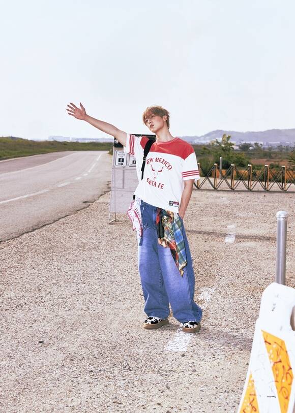 윤산하는 문빈 형과 문빈&산하를 할 때 가장 성장했다고 느끼고 그게 솔로까지 이어지는 거 같다고 부연했다. 그가 이번 앨범을 빈이 형도 녹아 있는 앨범이라고 말하는 이유다. /판타지오