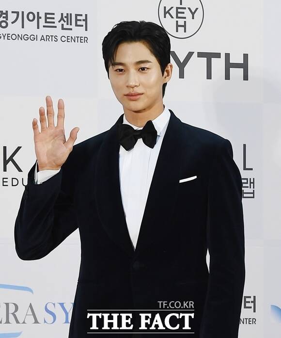 배우 변우석이 고액 기부자 모임인 희망브리지 아너스클럽 회원이 됐다. /장윤석 기자