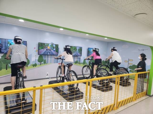 어린이들이 안천체험프로그램에 참여 하고 있다. /인천시교육청